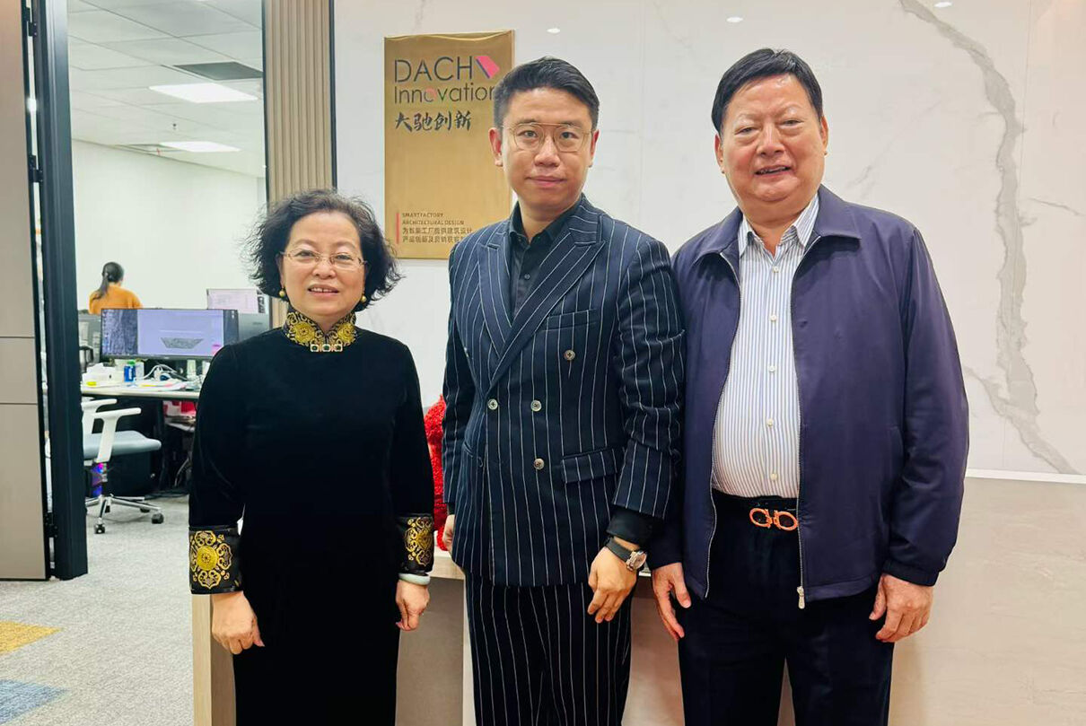 上上德盛莅临上海大驰创新共探高端制造产业升级合作 (1).jpg